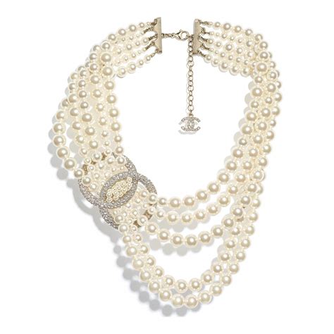 collier de perles Chanel